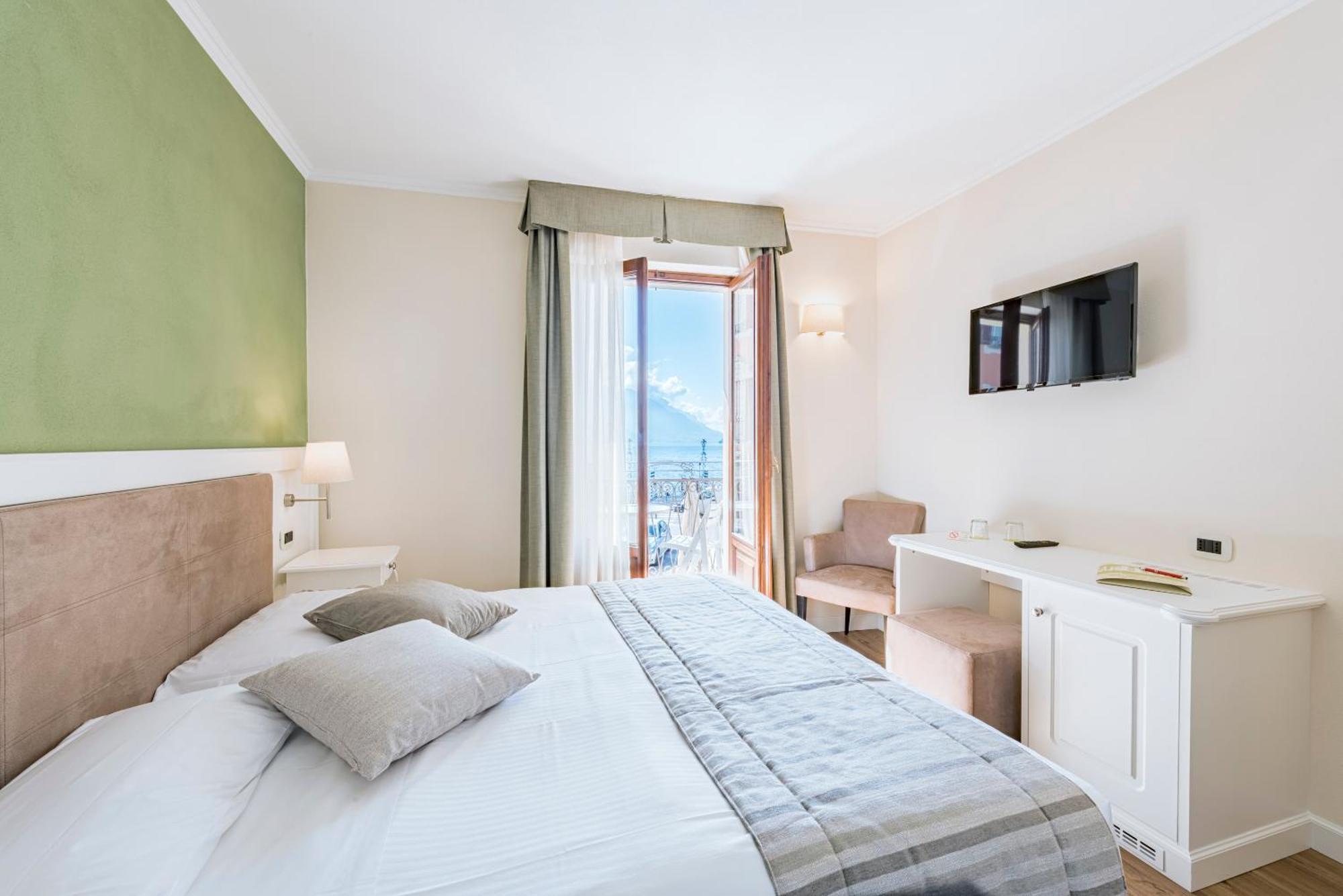 Doppelzimmer mit Balkon und Seeblick